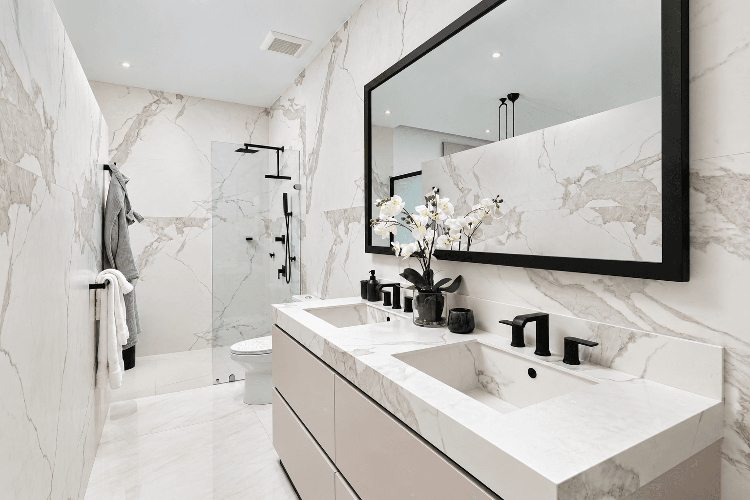 Casa Bella Lux vanity and fittings showroom display